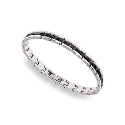 Bracelet en acier avec de traitement de surface noir