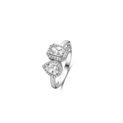 Bague en argent et oxydes de zirconium