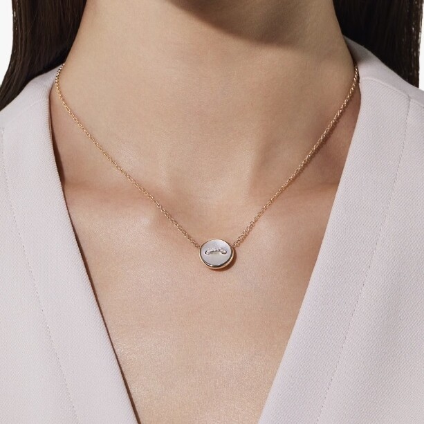 Collier Pomellato Pom Pom Dot en or rose, nacre et diamants vue 2