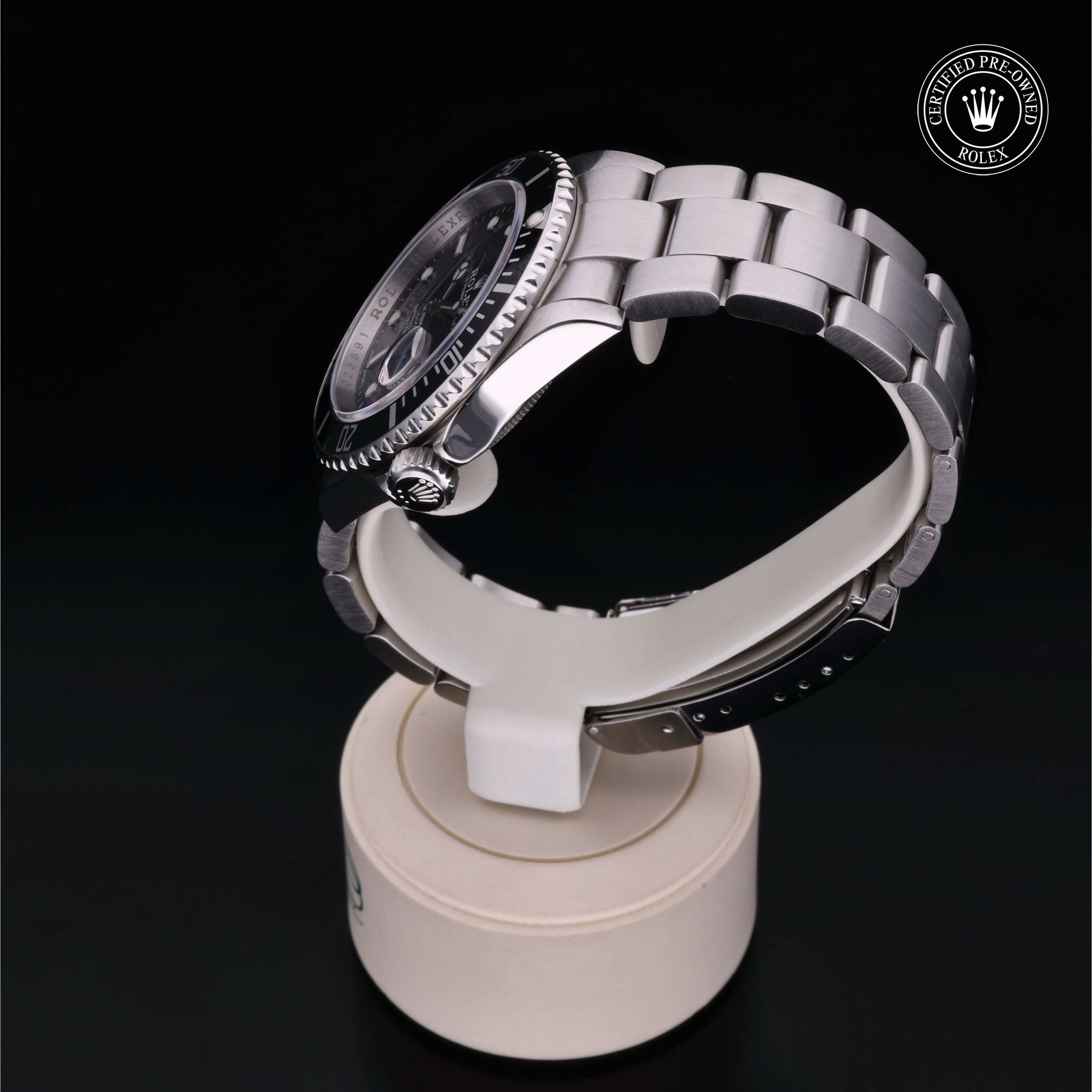 Rolex Oyster Perpetual Submariner Date in Steel M16610-0007 at Ferret - view 11