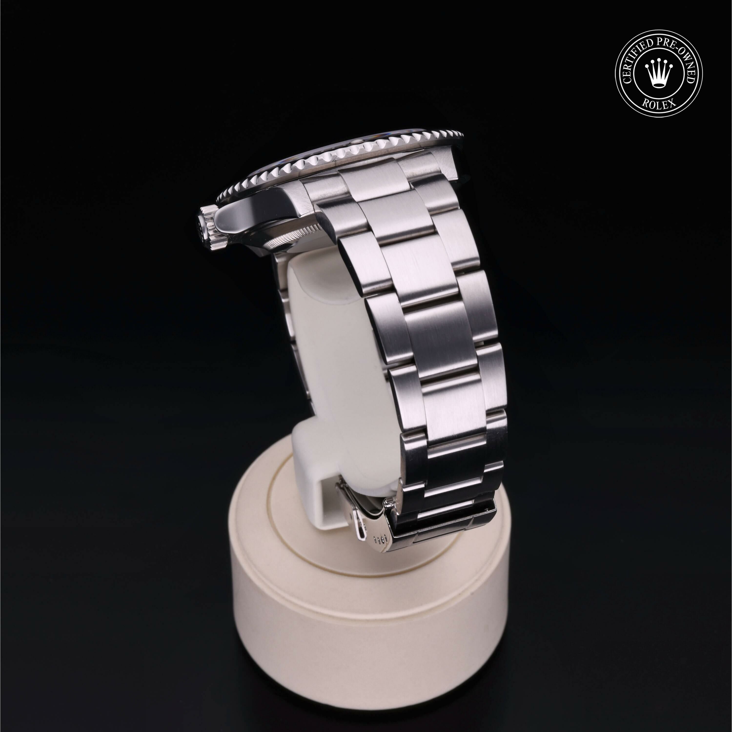 Rolex Oyster Perpetual Submariner Date in Steel M16610-0007 at Ferret - view 17