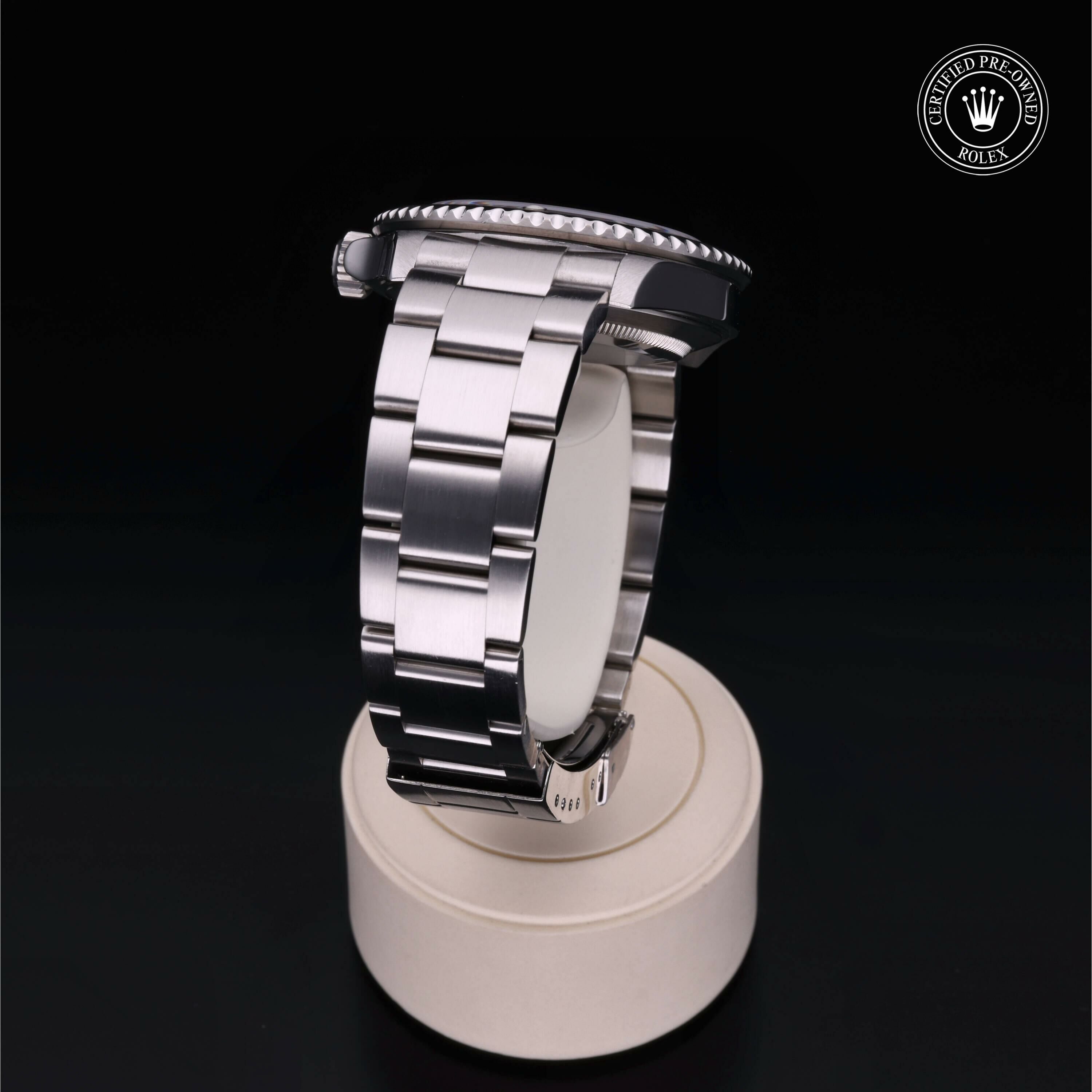 Rolex Oyster Perpetual Submariner Date in Steel M16610-0007 at Ferret - view 20
