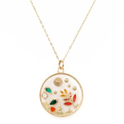 Pendentif Atelier Nawbar Love Autumn en or jaune, diamants, corail, onyx et nacre