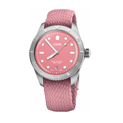 Montre Oris Divers SIXTY-FIVE sur tissu rose