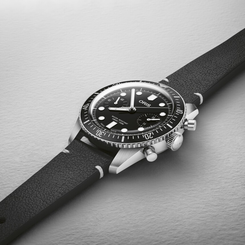 Oris DIVERS SIXTY-FIVE CHRONOGRAPH Watch 40mm on leather bracelet