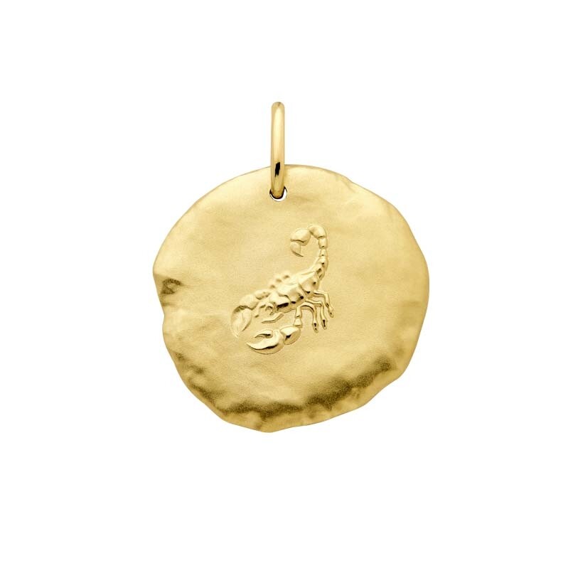 Arthus Bertrand Les Médailles Astro Scorpio medal in sand-blasted yellow gold 23mm