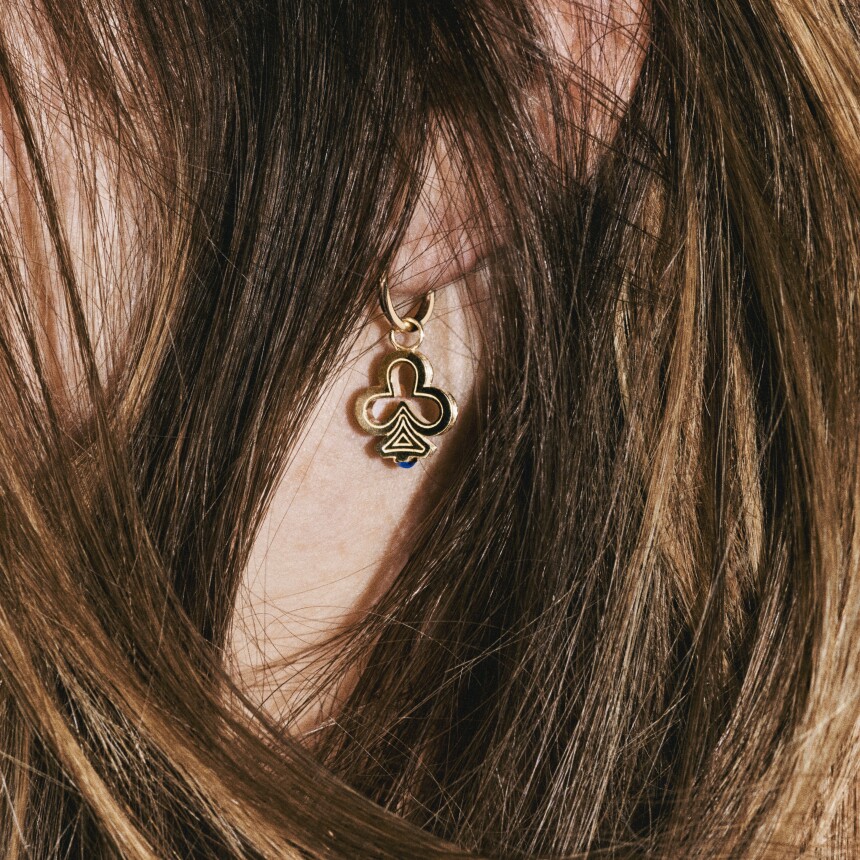 Marie Lichtenberg baby charm clover single earring