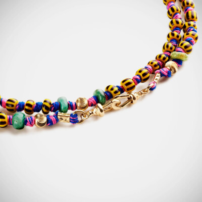 Lien Marie Lichtenberg Mauli Beads Ghana jaune et noir 73cm