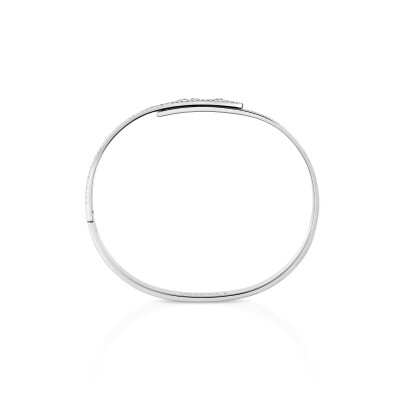 Bracelet bangle Messika Move Noa ciselé semi pavé en or blanc et diamants