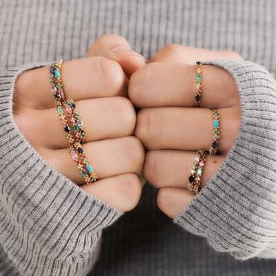 Bague Sophie d'Agon Gaia 2 Verte en or jaune, saphirs jaunes, saphirs cognac , saphirs bleu marine et émeraudes