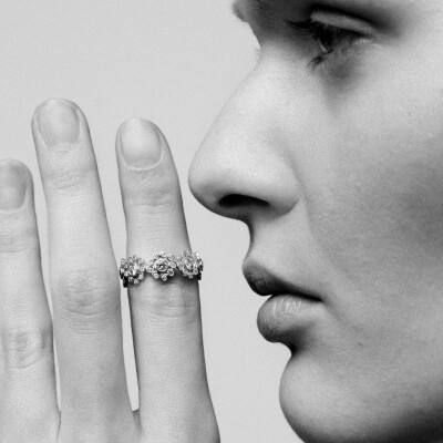 Tityaravy Bopha Ring in Yellow Gold and Diamonds