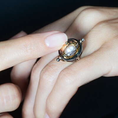 Elie Top Compagnie Céleste Sphere Ring with Akoya pearl