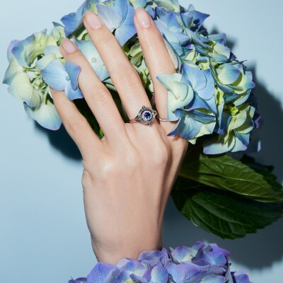 Elie Top Sirius Mira Sapphire Ring