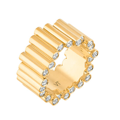 Viltier Edge wide Tranche ring in yellow gold and diamonds