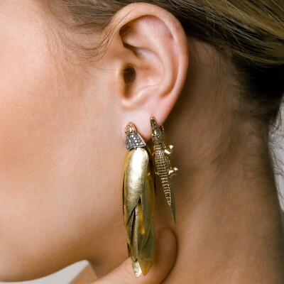 Bibi van der Velden Alligator Single Earring in Yellow Gold and Tsavorites