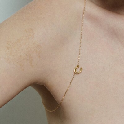 Collier Charlotte CHESNAIS Alphajoaillerie Lettre C en or jaune et diamants