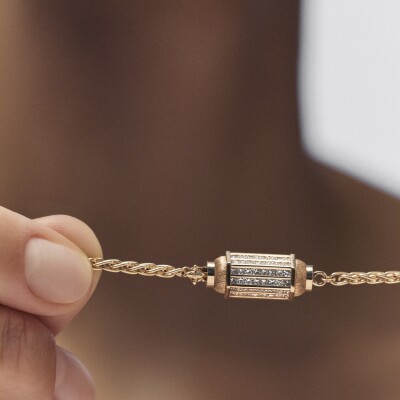 Collier Marie Lichtenberg Micro Lockets Coco pavé en or jaune et diamants 50cm