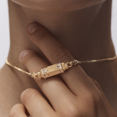 Marie Lichtenberg Baby Locket Star Necklace in yellow gold 42cm