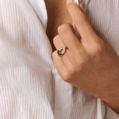 Bague Viltier Magnetic Semi Onyx en or jaune et diamants