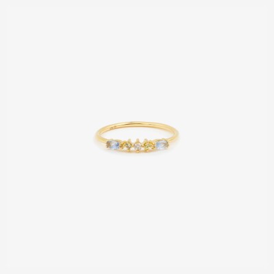 Sophie d'Agon 6 Givre Ring in yellow gold, lavender-blue sapphires, yellow sapphires and a ‘salt and pepper’ diamond