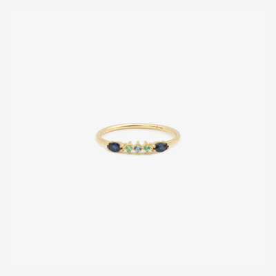 Sophied'Agon Gaia 6 Marine ring in yellow gold, featuring navy blue sapphires, emeralds and a sky-blue sapphire.