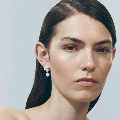 Sophie Bille Brahe “Bisou Perle” Single Earring in Yellow Gold with Freshwater Pearls