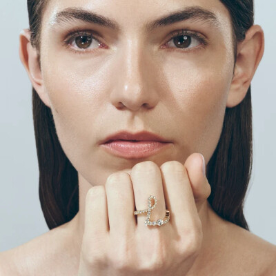 Sophie Bille Brahe “Letter of Light” Ring, Set L, in yellow gold and diamonds