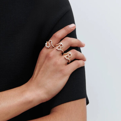 Sophie Bille Brahe “Letter of Light” S Set Ring in Yellow Gold and Diamonds