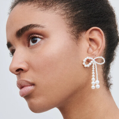Boucles d'oreilles Sophie Bille Brahe Grande Rosette de Perles en or jaune et perles