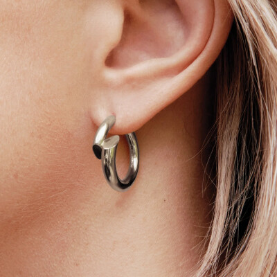 Boucles d'oreilles Créoles Charlotte CHESANAIS Biseau en argent