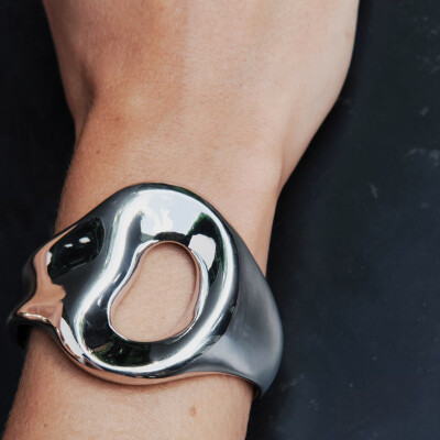 Bracelet manchette Charlotte CHESNAIS Shima en argent