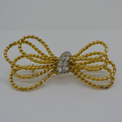 Broche style noeud et Diamants