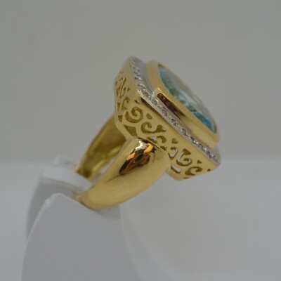 Bague Topaze Bleue et diamants