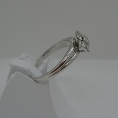 Bague forme Fleur Diamants
