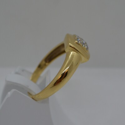 Bague Diamants tête carrée