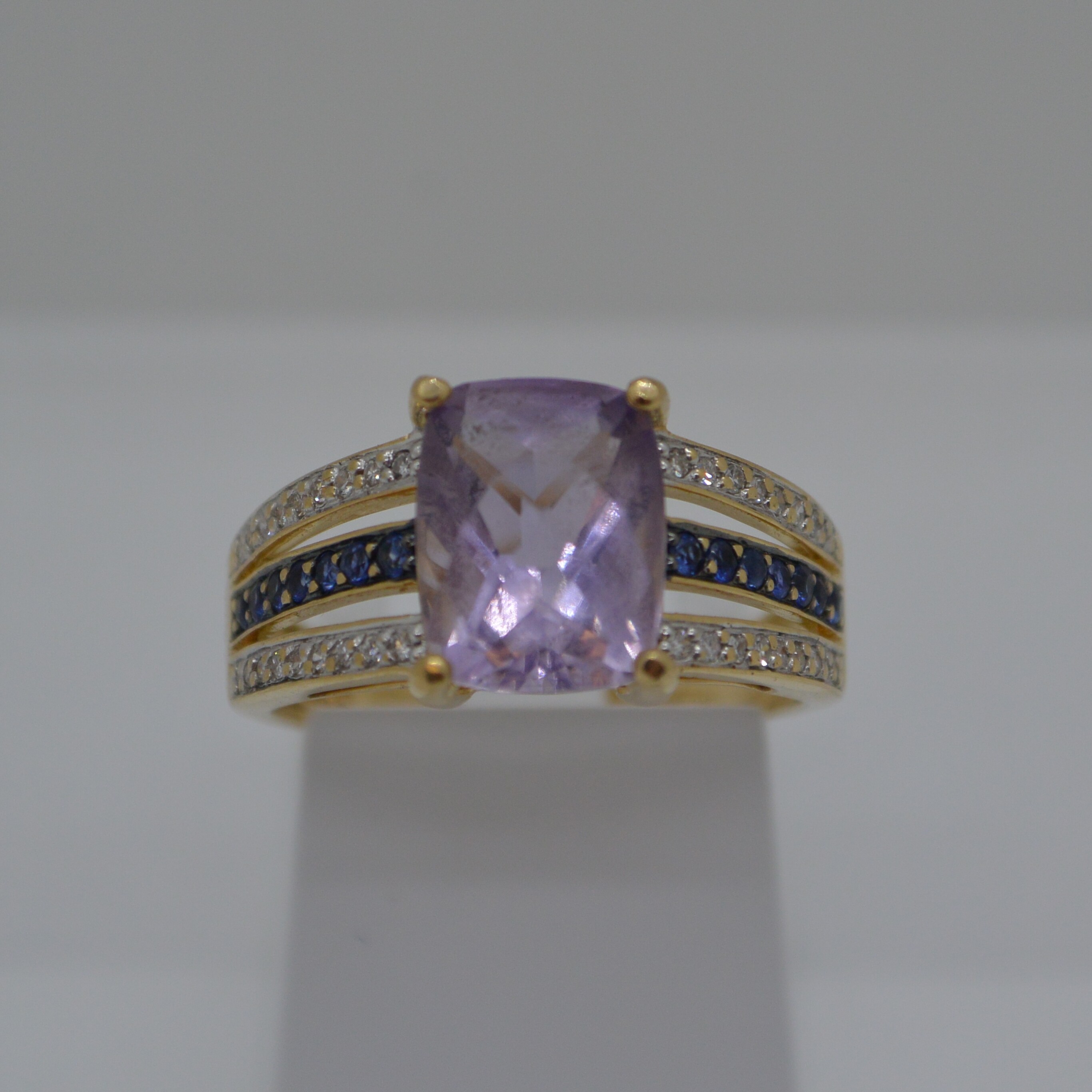Bague Améthyste, Diamants et Saphirs vue 1