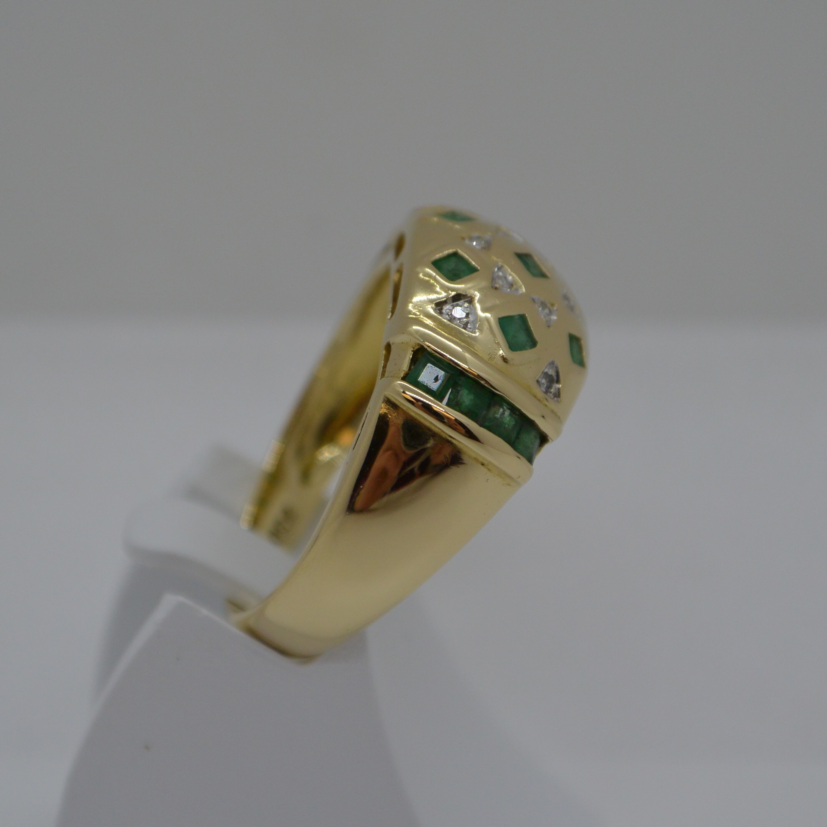 Bague Emeraudes et Diamants vue 2