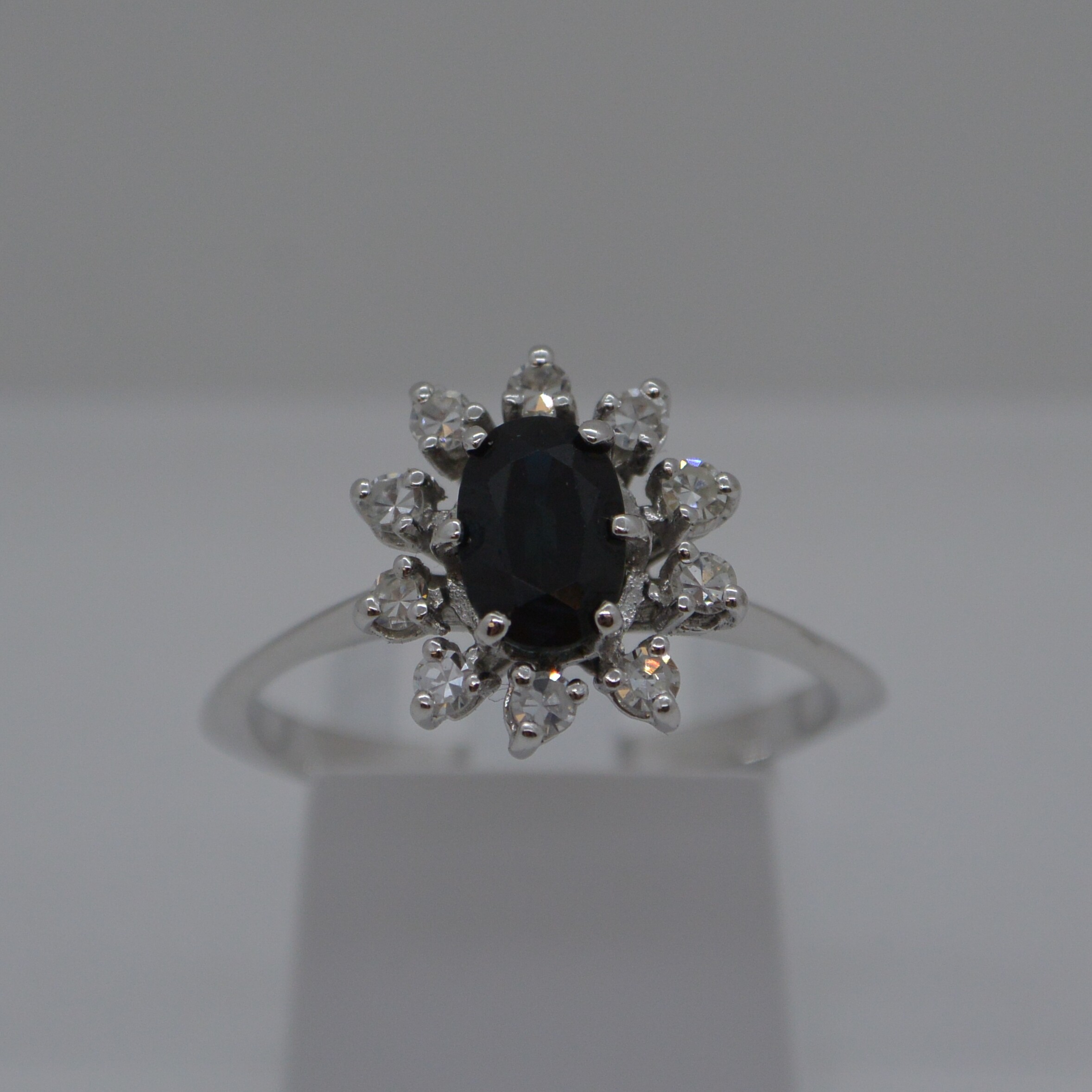 Bague Marguerite Saphir et Diamants vue 1