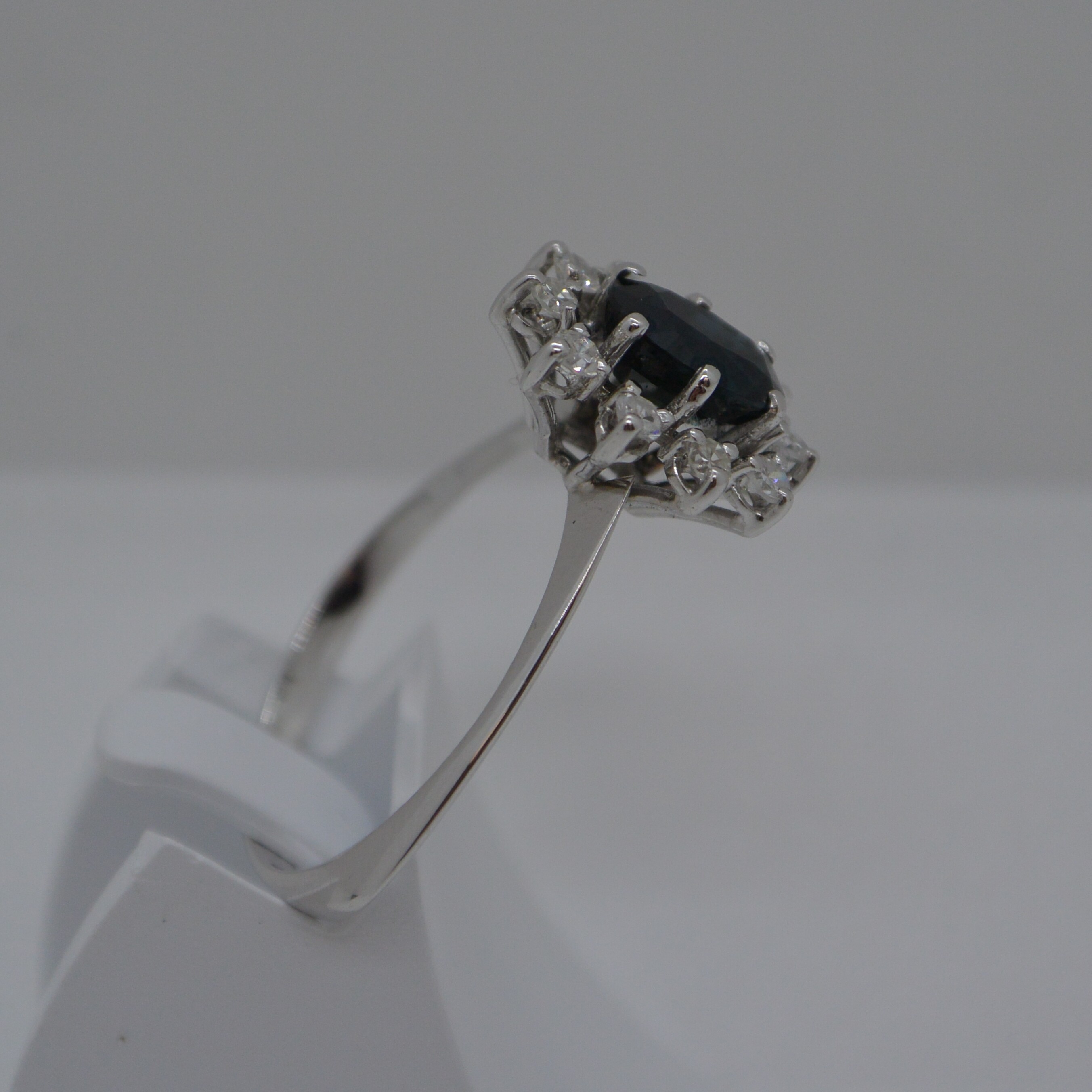 Bague Marguerite Saphir et Diamants vue 2