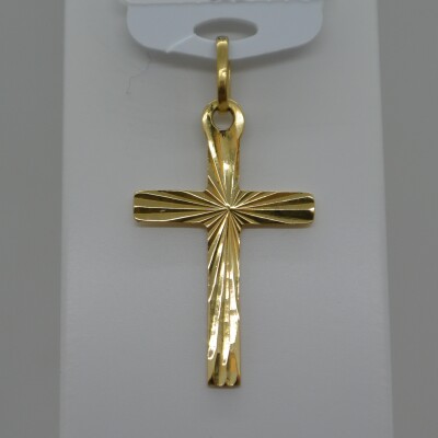 Pendentif Croix Strié