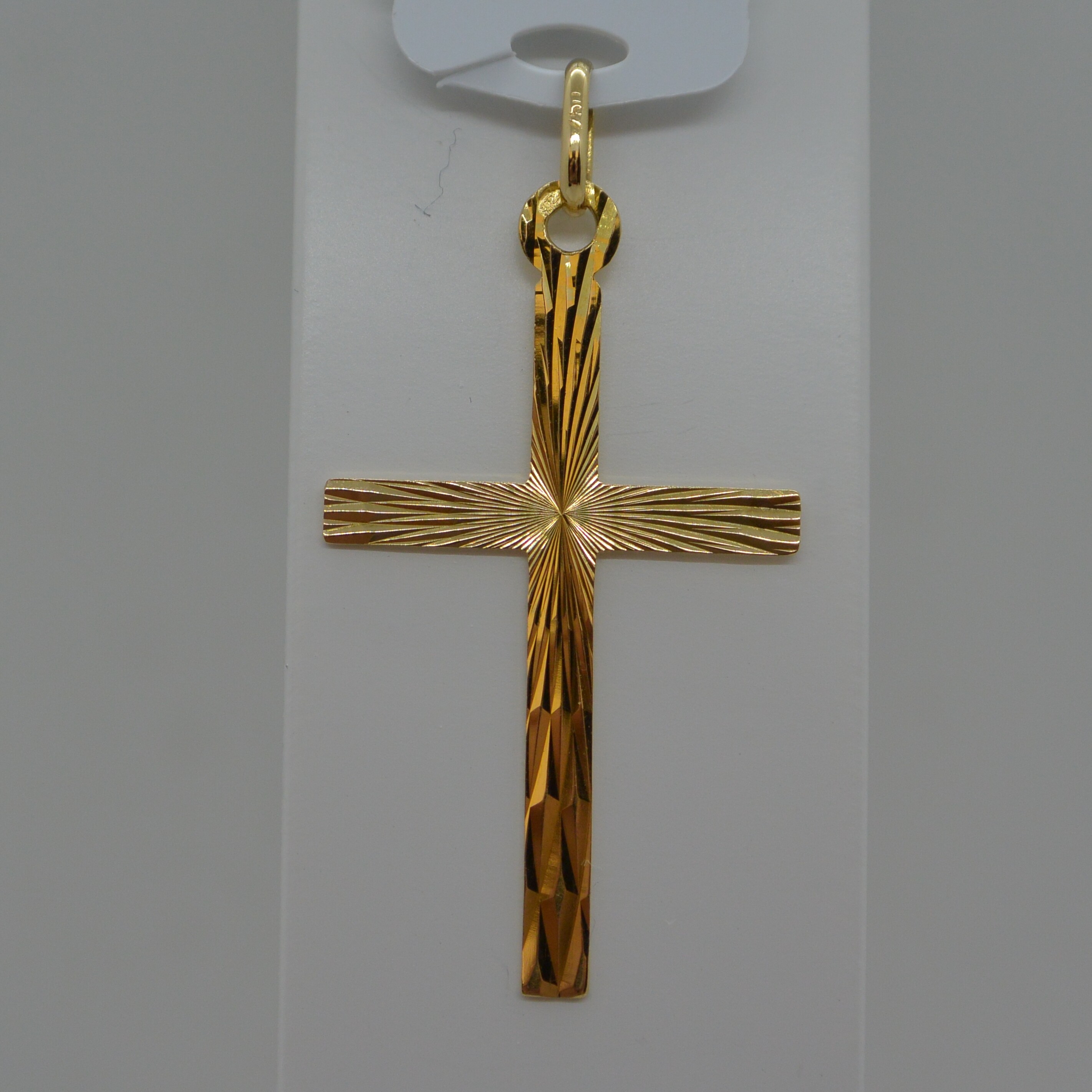 Pendentif Croix Strié Moyen Modèle