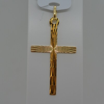 Pendentif Croix Strié Moyen Modèle