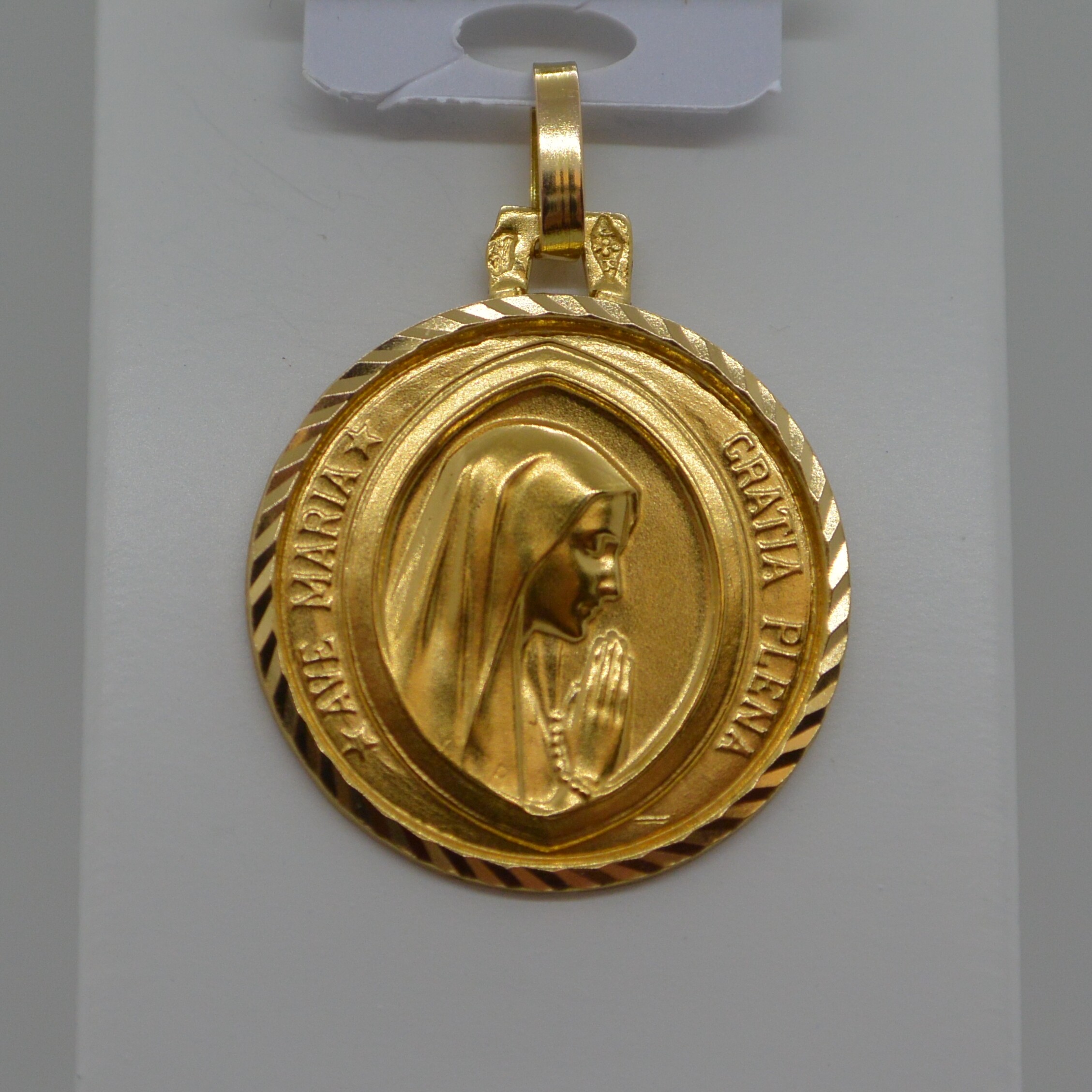 Médaille Vierge Priante entourage strié vue 1