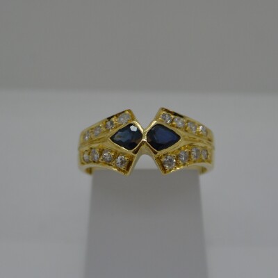 Bague Saphirs Poires et Diamants