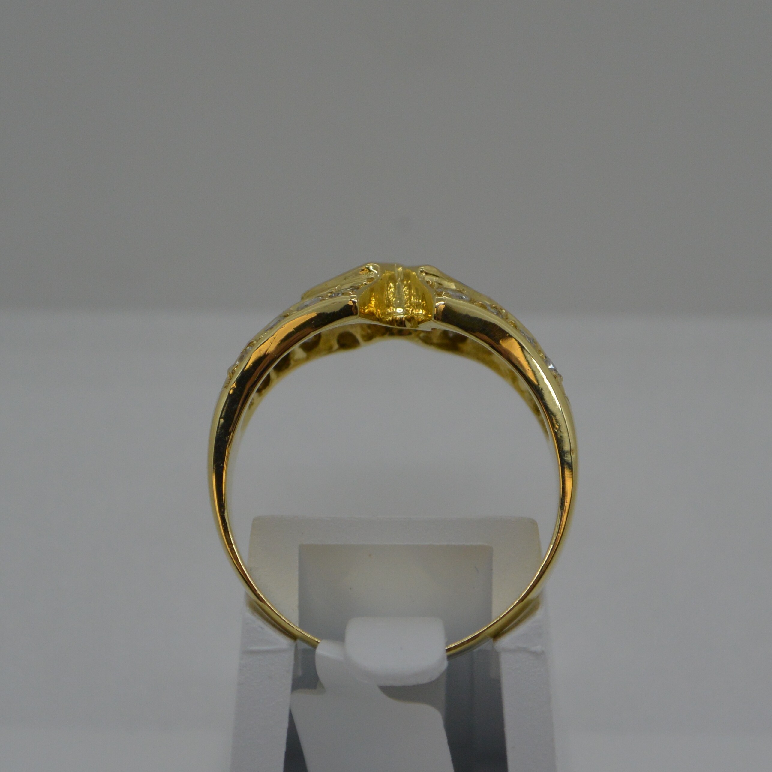 Bague Saphirs Poires et Diamants vue 3