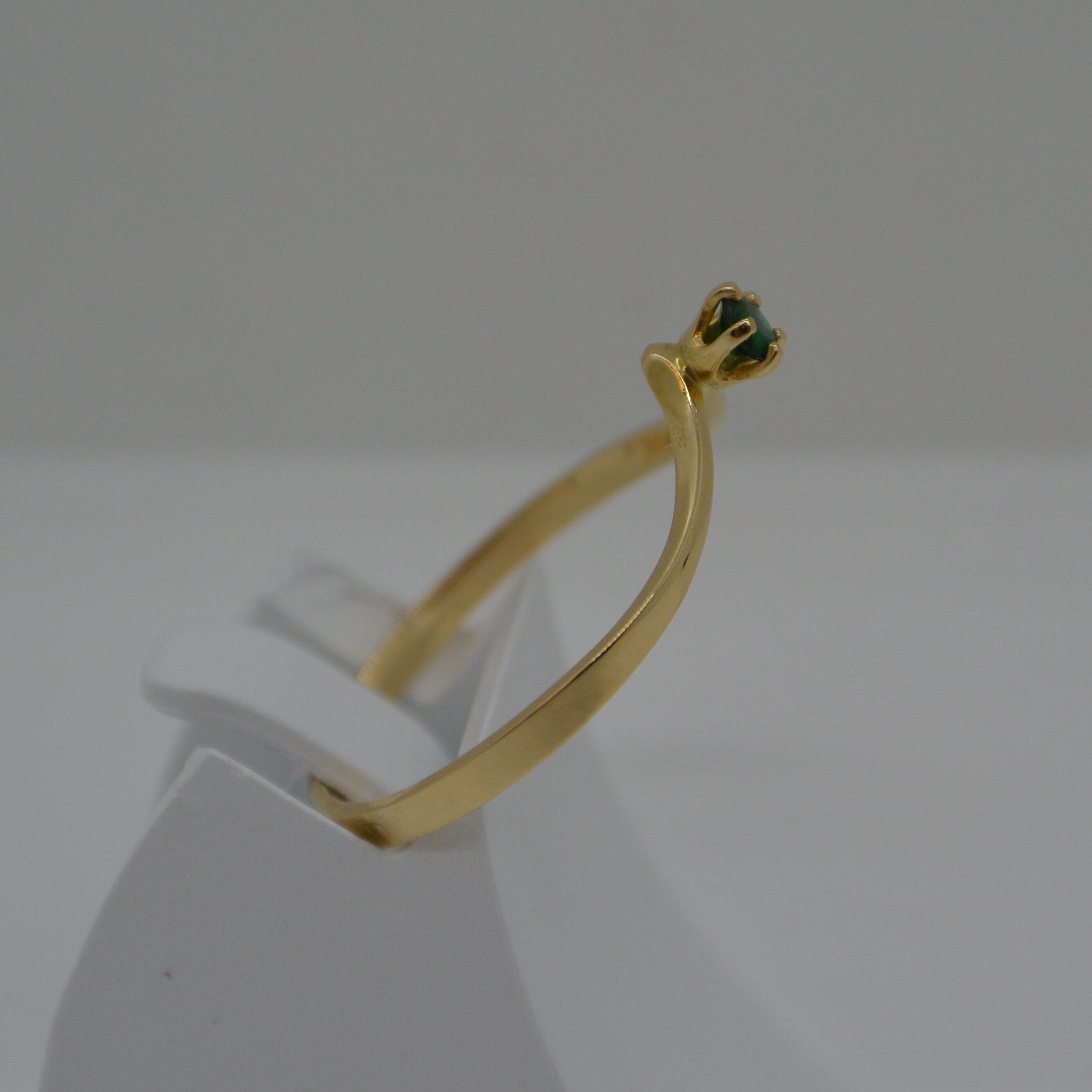 Bague vague émeraude vue 2