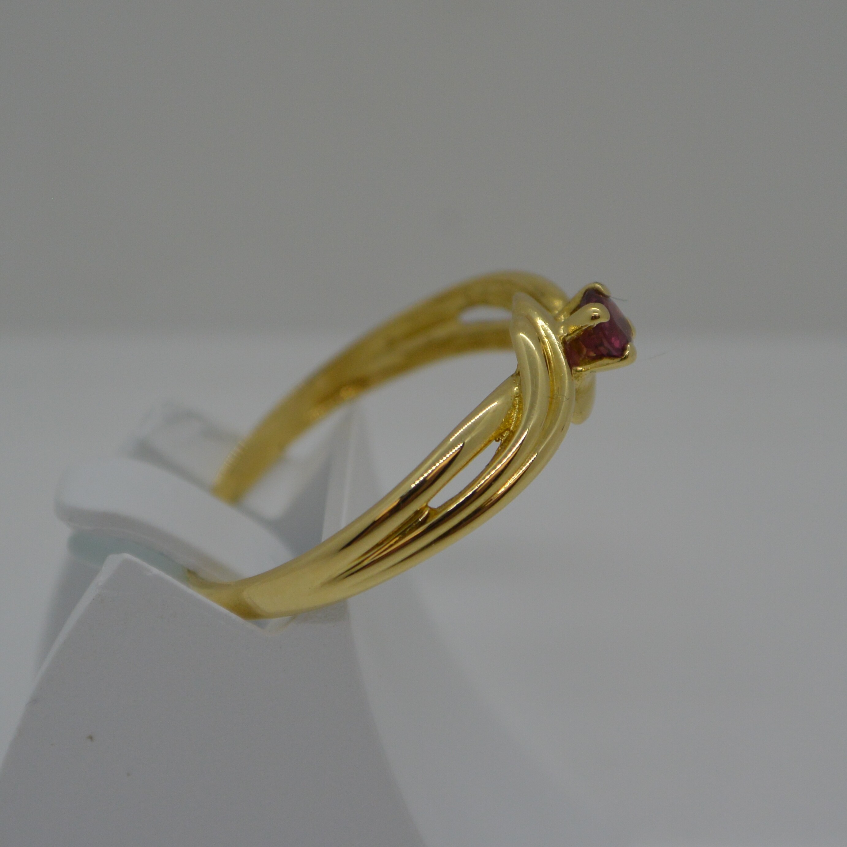 Bague Rubis Corps Croisé vue 2