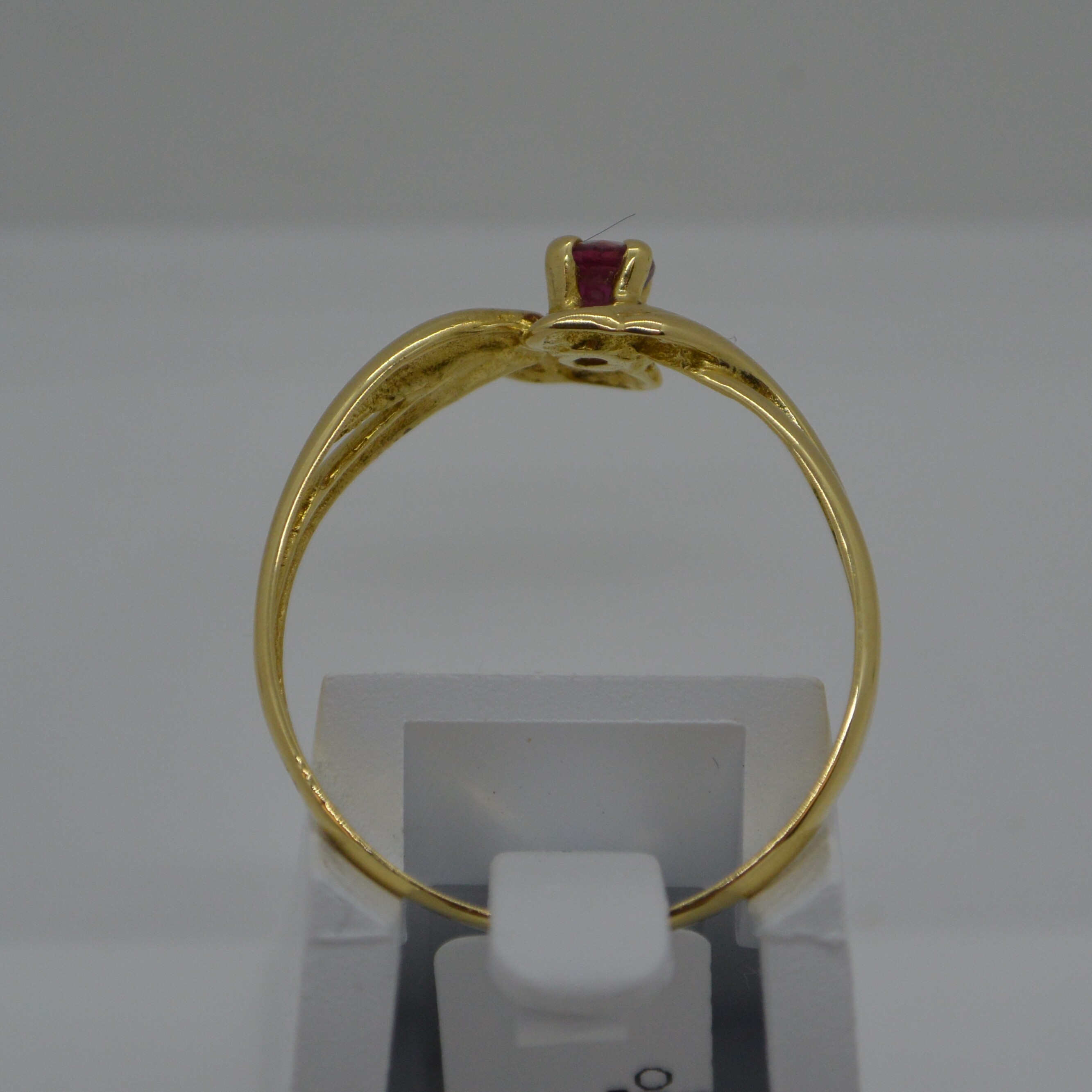 Bague Rubis Corps Croisé vue 3