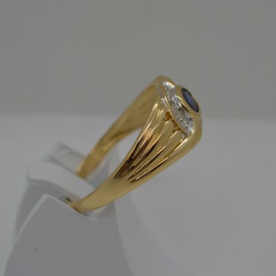 Bague Saphir Ovale et Diamant