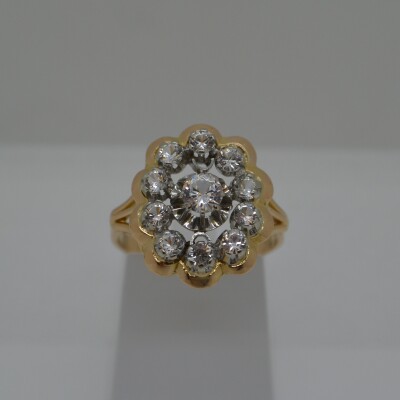 Bague forme fleur Zircon